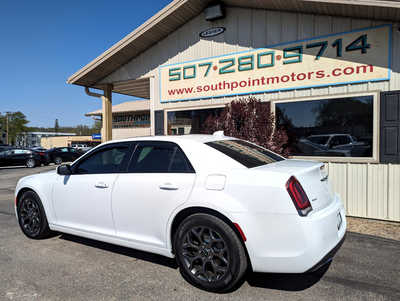 2017 Chrysler 300, $16900. Photo 4
