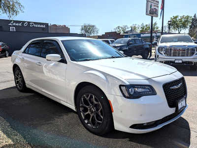 2017 Chrysler 300, $16900. Photo 7