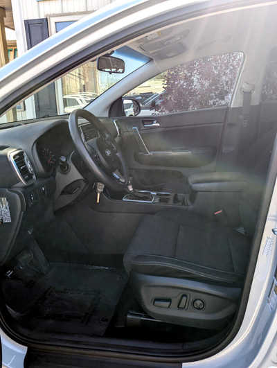 2017 Kia Sportage, $14900. Photo 8