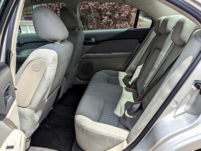 2010 Ford Fusion, $8900. Photo 9