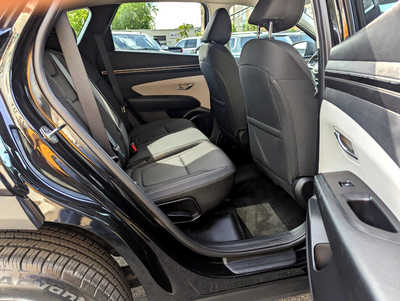 2022 Hyundai Tucson, $23900. Photo 11