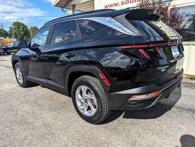 2022 Hyundai Tucson, $23900. Photo 3