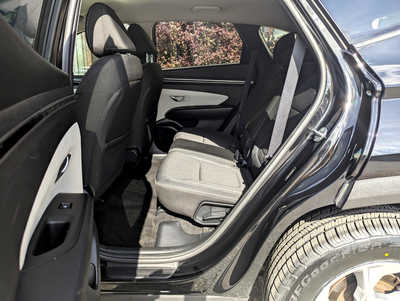 2022 Hyundai Tucson, $23900. Photo 9