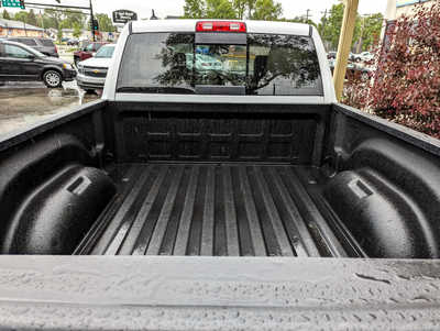 2014 RAM 1500 Crew Cab, $21900. Photo 9