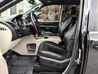 2018 Dodge Caravan, Grand, $10900. Photo 8
