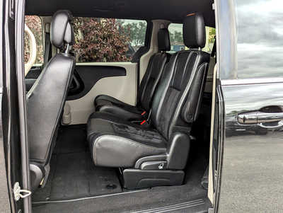 2018 Dodge Caravan, Grand, $10900. Photo 9