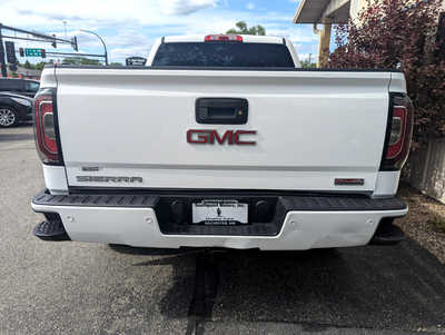 2018 GMC 1500 Crew Cab, $21900. Photo 4