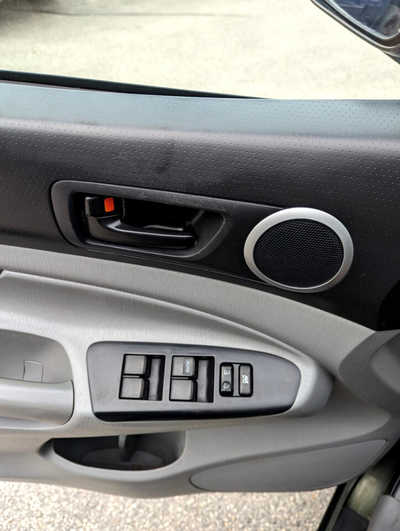 2012 Toyota Tacoma, $15900. Photo 8