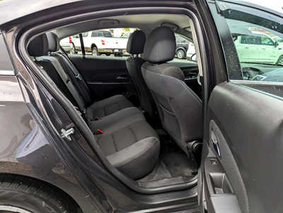 2015 Chevrolet Cruze, $7900. Photo 10
