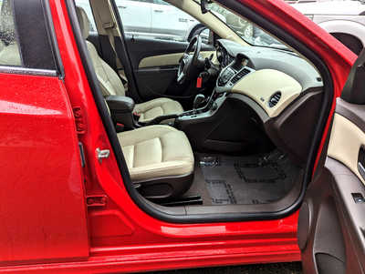 2014 Chevrolet Cruze, $7900. Photo 12