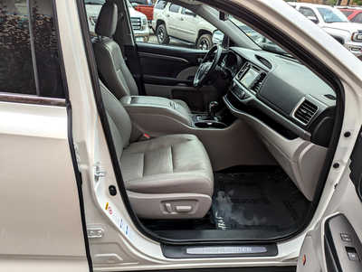 2018 Toyota Highlander, $26900. Photo 11