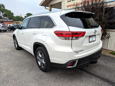 2018 Toyota Highlander, $26900. Photo 3