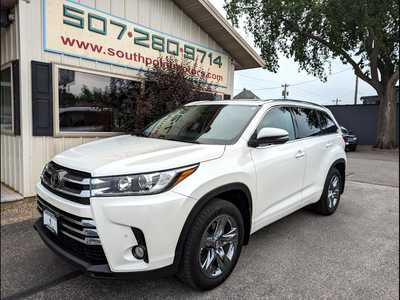 2018 Toyota Highlander, $26900. Photo 1