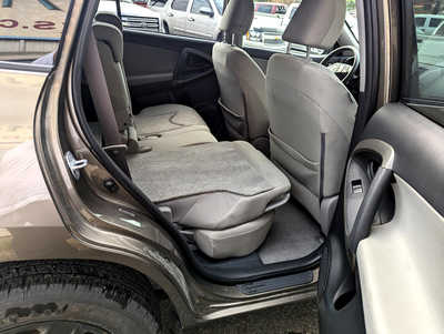 2009 Toyota RAV4, $9872. Photo 11