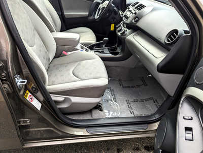 2009 Toyota RAV4, $9872. Photo 12
