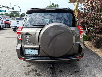 2009 Toyota RAV4, $9872. Photo 4