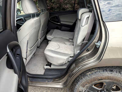 2009 Toyota RAV4, $9872. Photo 9