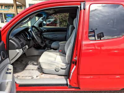 2005 Toyota Tacoma, $9650. Photo 8