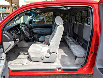 2005 Toyota Tacoma, $9650. Photo 9