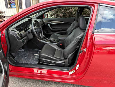 2017 Honda Accord, $23900. Photo 8