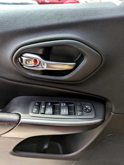 2020 Jeep Cherokee, $18900. Photo 12