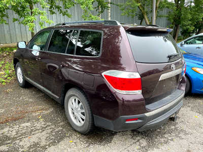2011 Toyota Highlander, $0. Photo 1