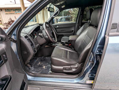 2012 Ford Escape, $10900. Photo 12