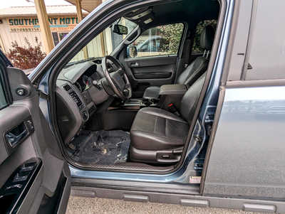 2012 Ford Escape, $10900. Photo 8