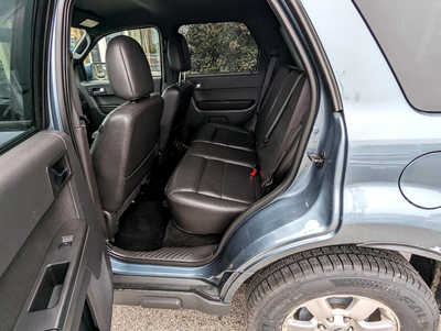2012 Ford Escape, $10900. Photo 9