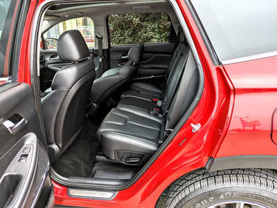 2019 Hyundai Santa Fe, $18900. Photo 9