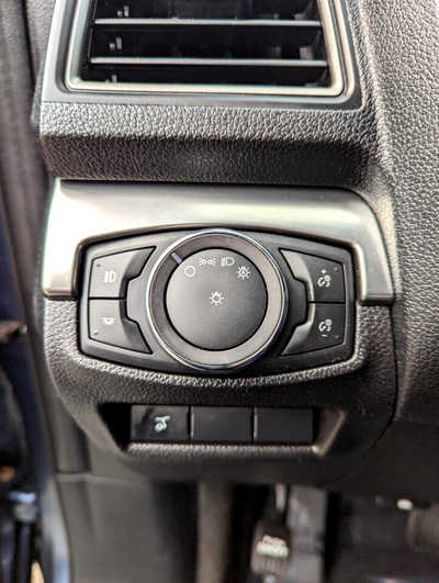 2016 Ford Explorer, $18900. Photo 11