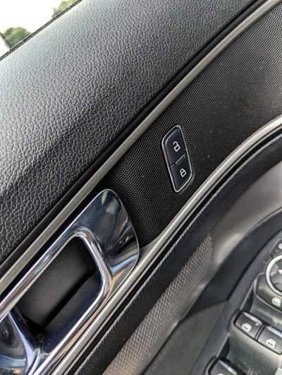 2016 Ford Explorer, $18900. Photo 8