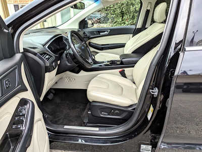 2018 Ford Edge, $12900. Photo 8
