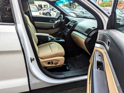 2016 Ford Explorer, $16900. Photo 12