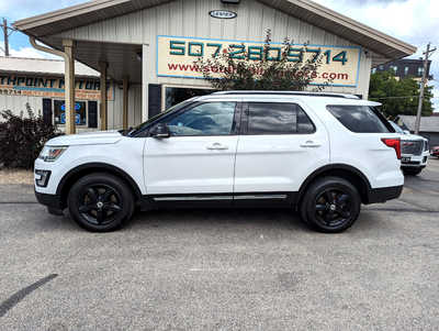 2016 Ford Explorer, $16900. Photo 2