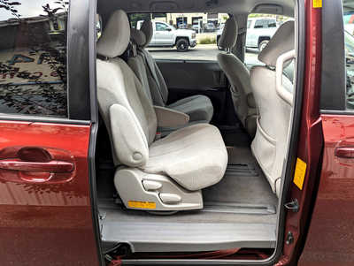 2011 Toyota Sienna, $10900. Photo 11