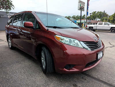 2011 Toyota Sienna, $10900. Photo 6