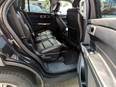 2020 Ford Explorer, $19900. Photo 11