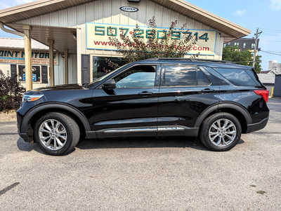 2020 Ford Explorer, $19900. Photo 2