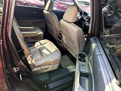 2016 Honda Pilot, $17900. Photo 11