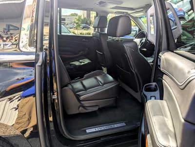 2016 Chevrolet Suburban, $25900. Photo 11