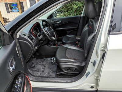 2017 Jeep Compass, $15900. Photo 8