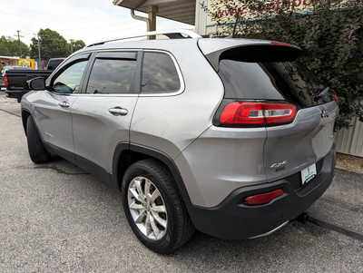 2016 Jeep Cherokee, $13900. Photo 3