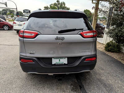 2016 Jeep Cherokee, $13900. Photo 4