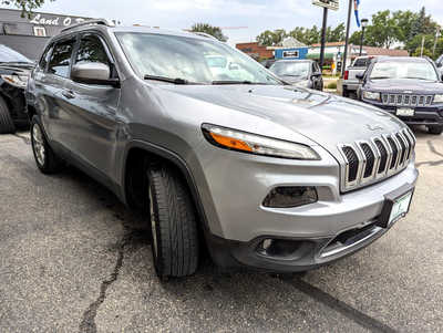 2016 Jeep Cherokee, $13900. Photo 6
