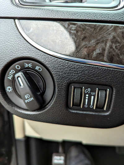 2014 Chrysler Town & Country, $8495. Photo 12
