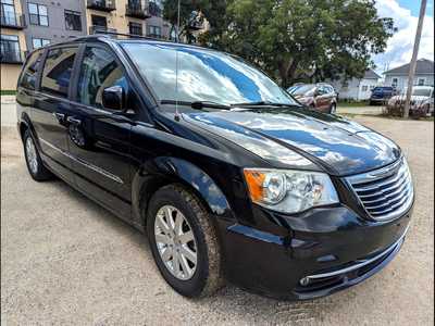 2014 Chrysler Town & Country, $0. Photo 1