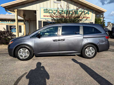 2014 Honda Odyssey, $0. Photo 2