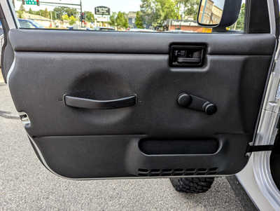 2004 Jeep Wrangler, $22900. Photo 11