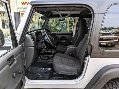 2004 Jeep Wrangler, $22900. Photo 8